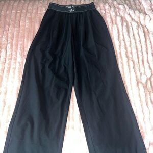 Alo Suit Up Trouser in Black & Size XXS & Regular Length